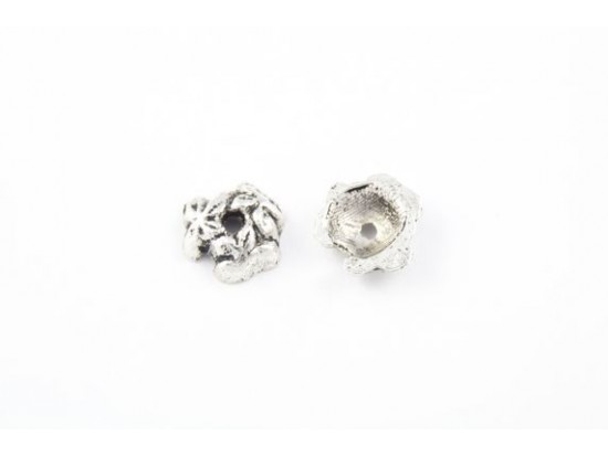 8mm Antique Silver Tri Flower Bead Cap