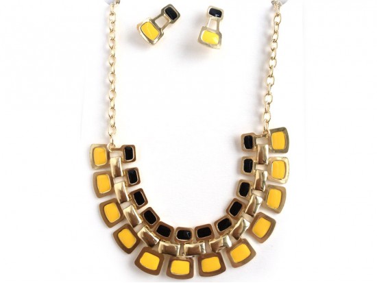 Black Yellow Tab Gold Chain Link Necklace Set Black Yellow Tab Gold Chain Link Necklace Set