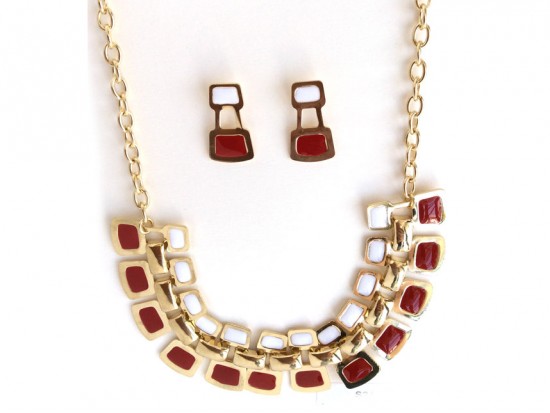 Red White Tab Gold Chain Link Necklace Set