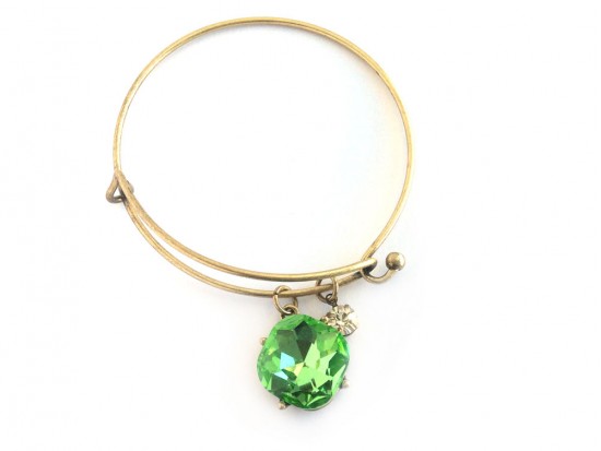 Peridot Cabochon Gold Wire Bracelet