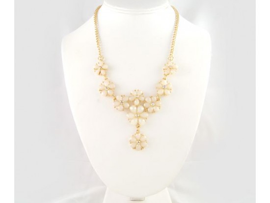 Ivory Faceted Stone Flower Tier Gold Plate Necklace Set Ivory Faceted Stone Flower Tier Gold Plate Necklace Set