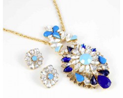 Sapphire Marquise Burst Pendant Gold Necklace Set Sapphire Marquise Burst Pendant Gold Necklace Set