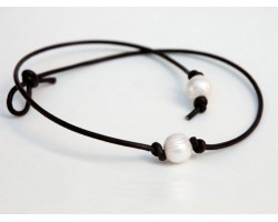 Single Pearl on Knotted Leather Necklace